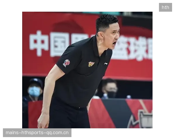 篮球裁判关键判罚哨响，引发赛后风波：背后的故事与思考